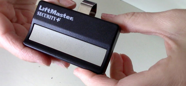 chamberlain garage door remote battery in St. Catharines